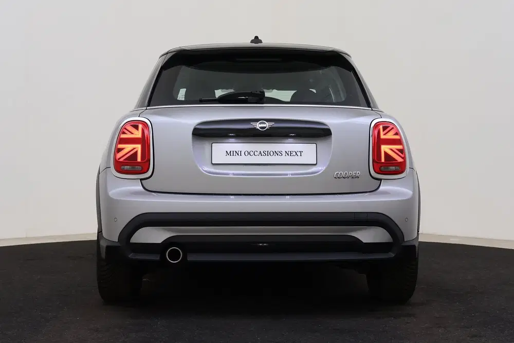 Mini Hatchback Cooper Classic Automaat uit 2023, foto 5