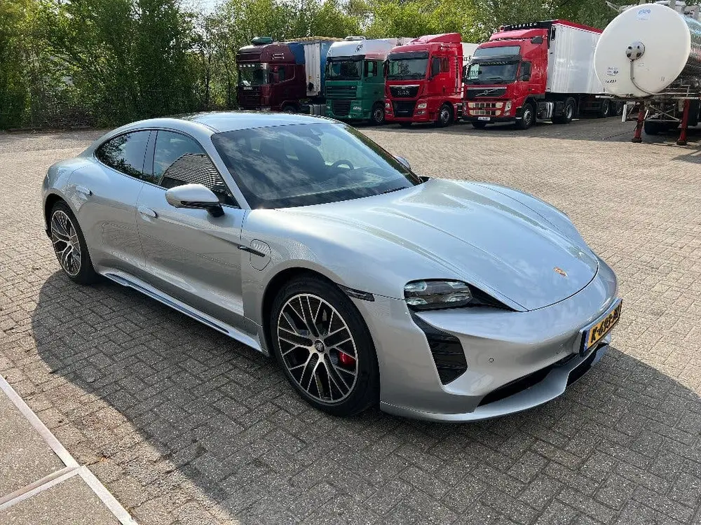 Porsche Taycan 4S 84 kWh Sportdesign Approved garantie uit 2021, foto 3