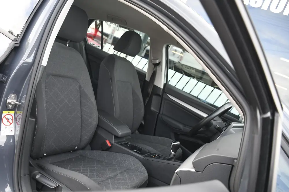 Volkswagen Golf 1.0 TSI Life 1 EIGENAAR/ APPLE CARPLAY/ NAVI uit 2022, foto 12