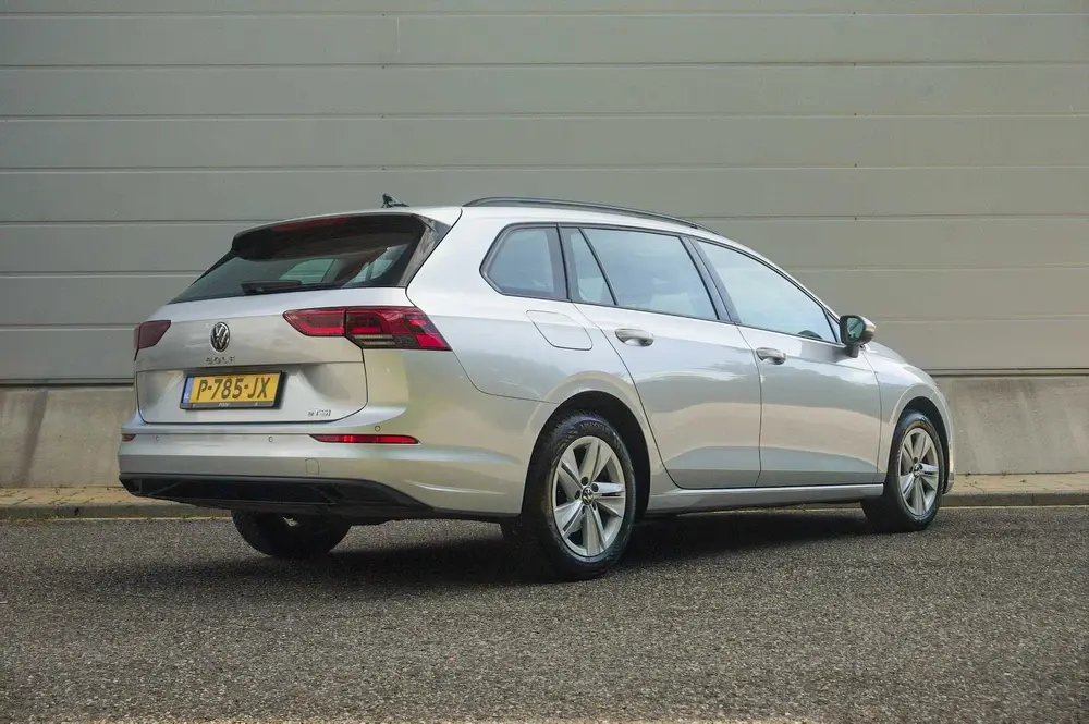 Volkswagen Golf Variant 1.0 eTSI 110pk DSG Life | Navigatie uit 2022, foto 2