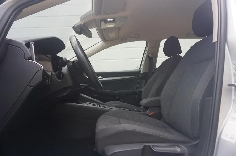 Volkswagen Golf Variant 1.0 eTSI 110pk DSG Life | Navigatie uit 2022, foto 4