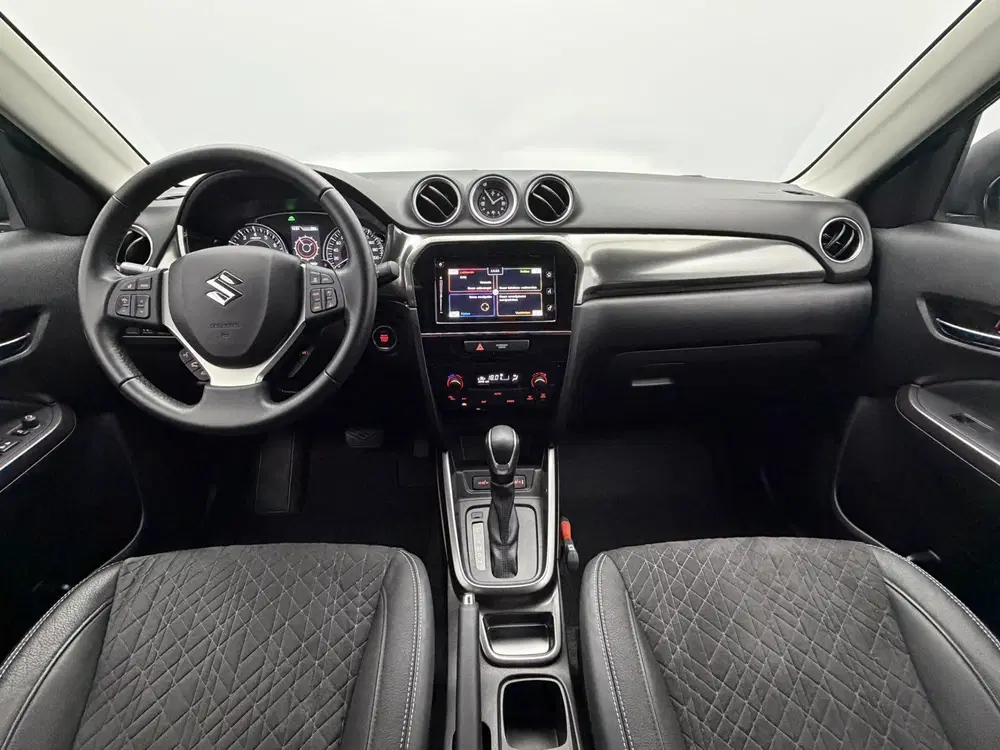 Suzuki Vitara 1.5 Hybrid Style uit 2023, foto 2