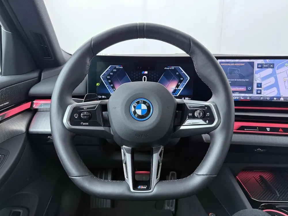 BMW i5 Touring eDrive40 M Sport Pro uit 2025, foto 2
