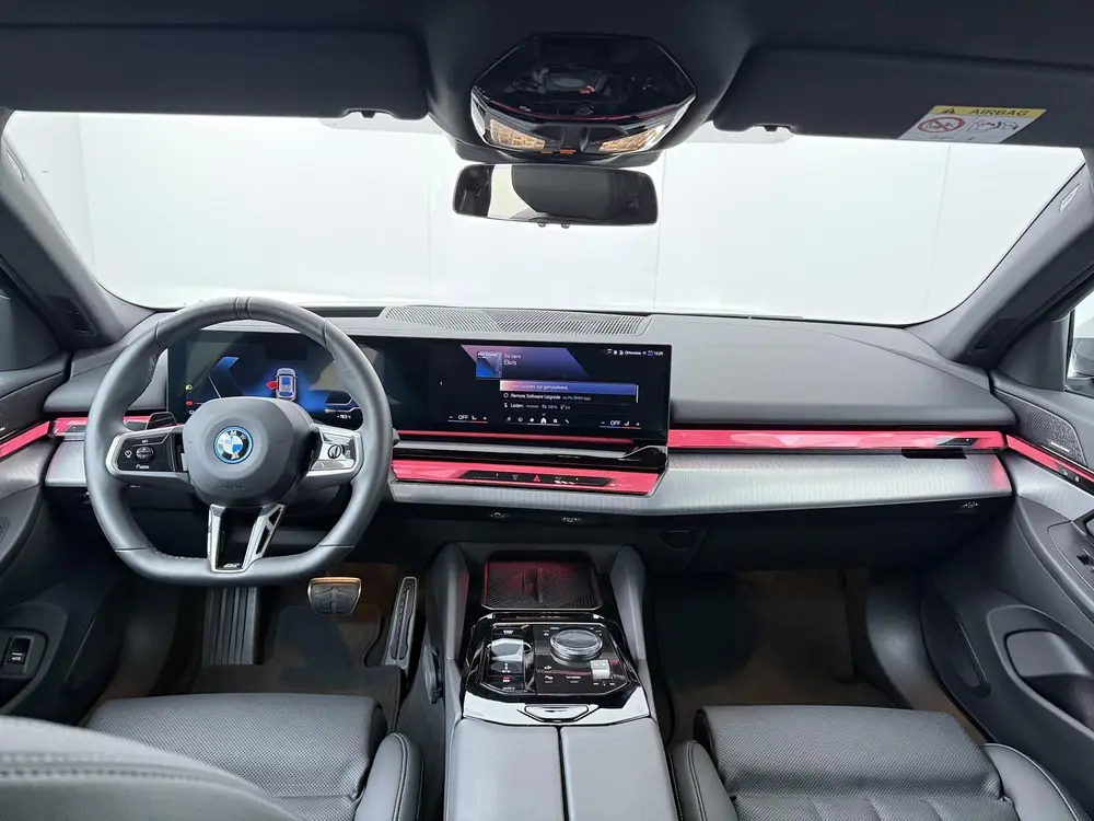 BMW i5 Touring eDrive40 M Sport Pro uit 2025, foto 5