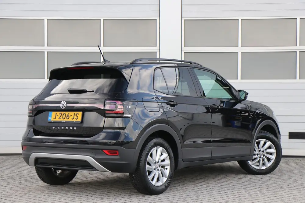 Volkswagen T-Cross 1.0 TSI 95pk Life | Navigatie | Clima | S uit 2019, foto 2