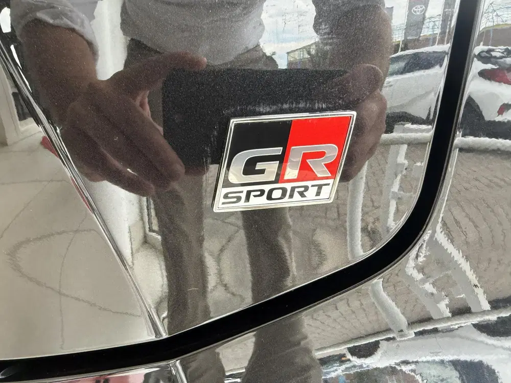 Toyota C-HR 2.0 Plug-in Hybrid 220 Black Edition Demo uit 2025, foto 6