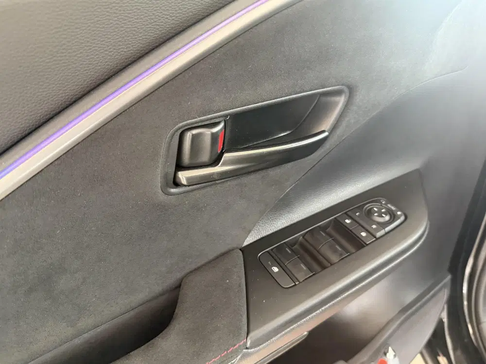 Toyota C-HR 2.0 Plug-in Hybrid 220 Black Edition Demo uit 2025, foto 8