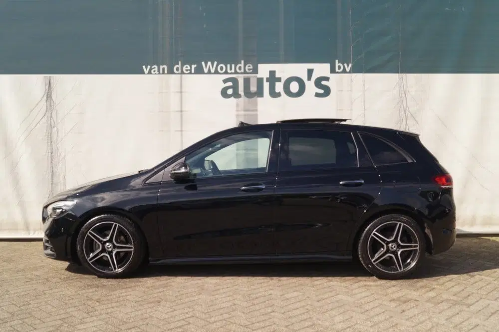 Mercedes-Benz B-Klasse 180 Automaat Business Solution AMG -P uit 2022