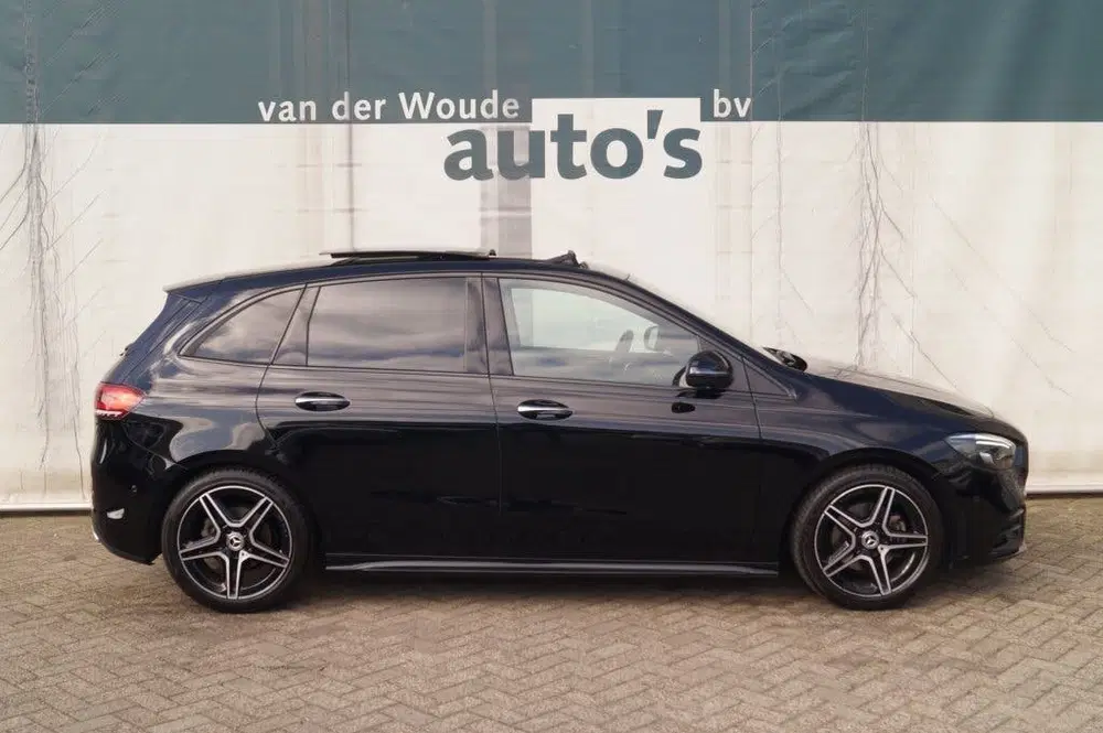Mercedes-Benz B-Klasse 180 Automaat Business Solution AMG -P uit 2022, foto 2