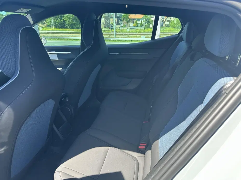 Volvo EX30 Single Motor Plus 51 kWh Automaat uit 2024, foto 9