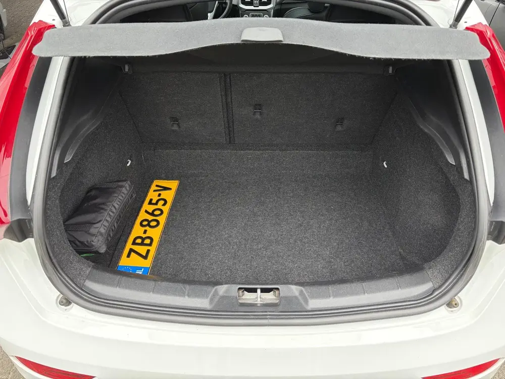 Volvo V40 1.5 T3 Polar+ Sport Automaat / Panoramadak / Leder uit 2019, foto 7