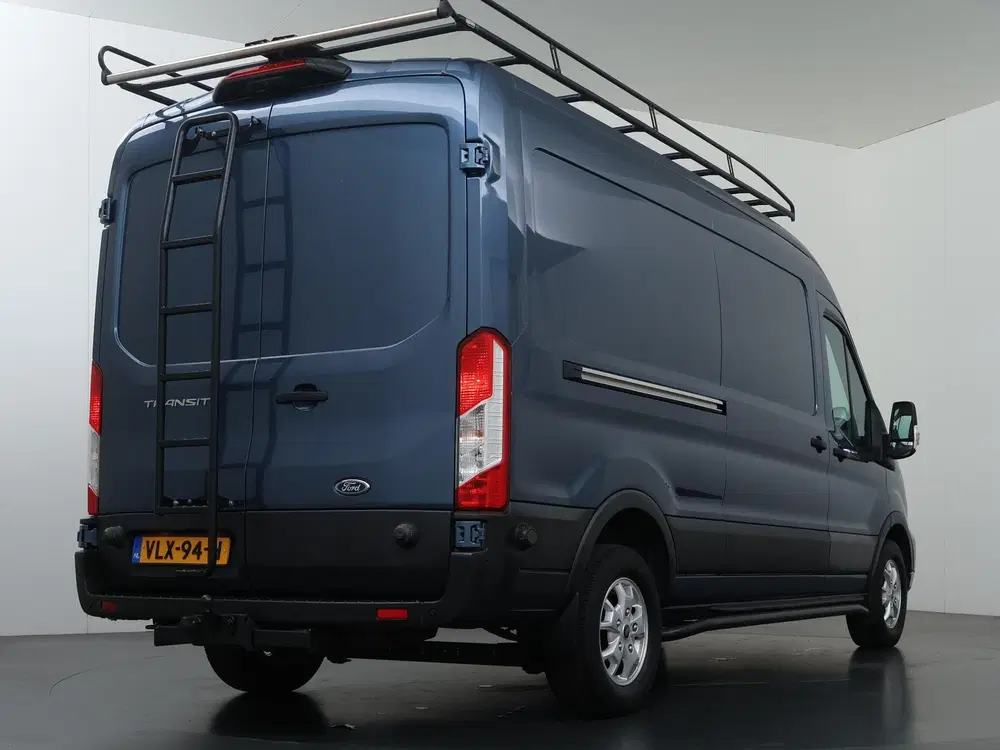 Ford Transit 350 uit 2021, foto 2
