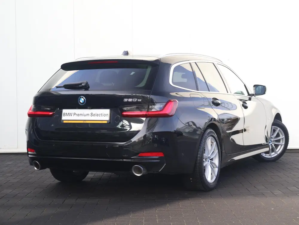 BMW 3-serie 320e uit 2022, foto 15