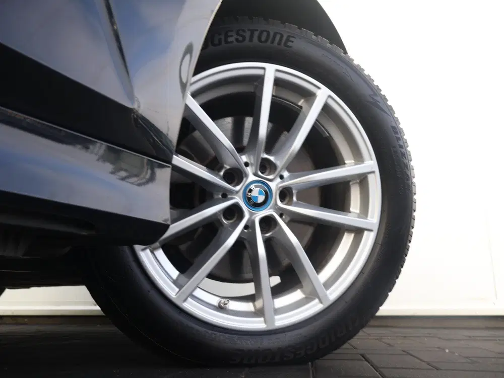 BMW 3-serie 320e uit 2022, foto 17