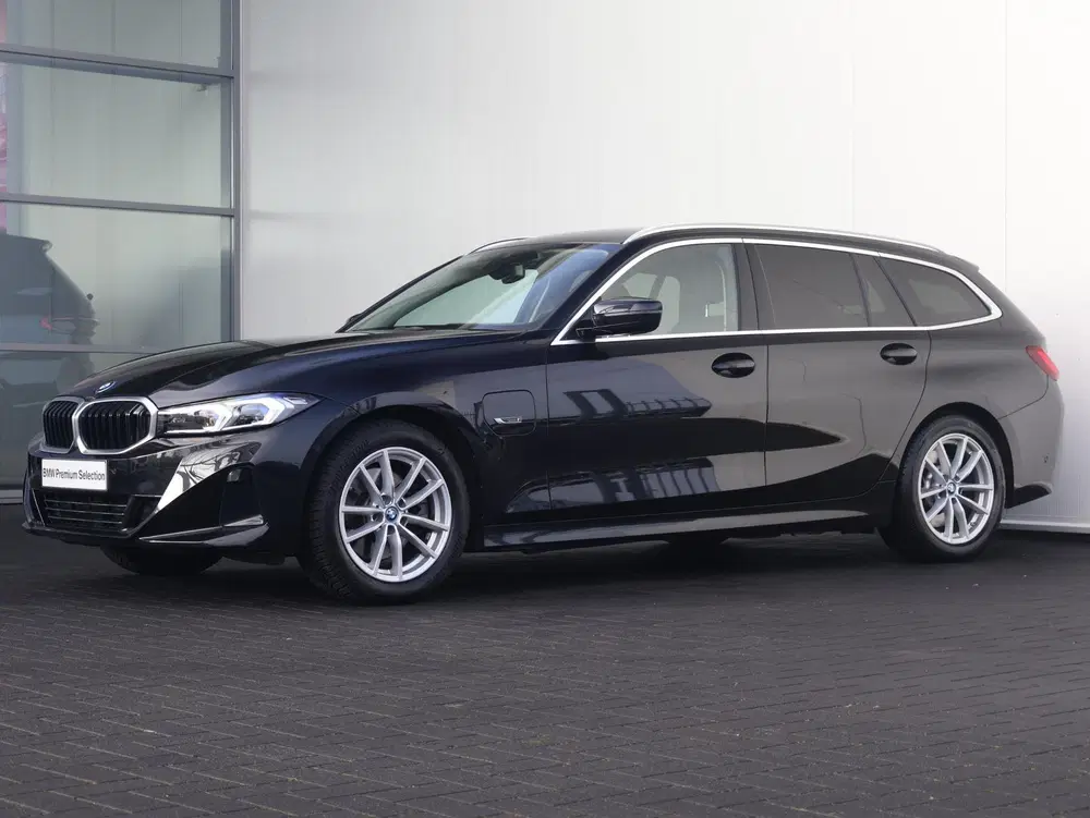 BMW 3-serie 320e uit 2022, foto 6