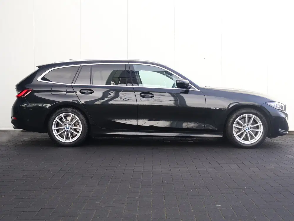 BMW 3-serie 320e uit 2022, foto 7