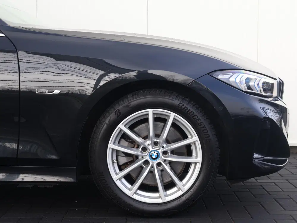 BMW 3-serie 320e uit 2022, foto 8
