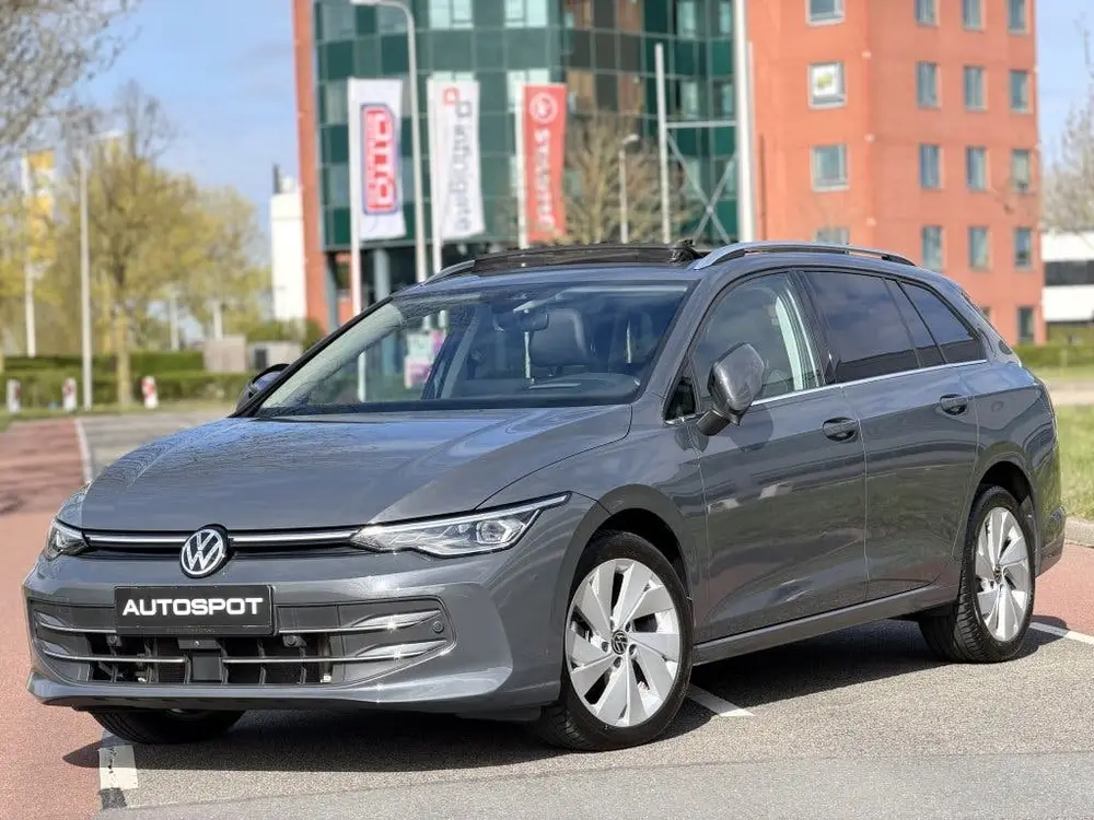 Volkswagen Golf Variant 1.5 eTSI Style 150Pk Pano 360 Camera uit 2024
