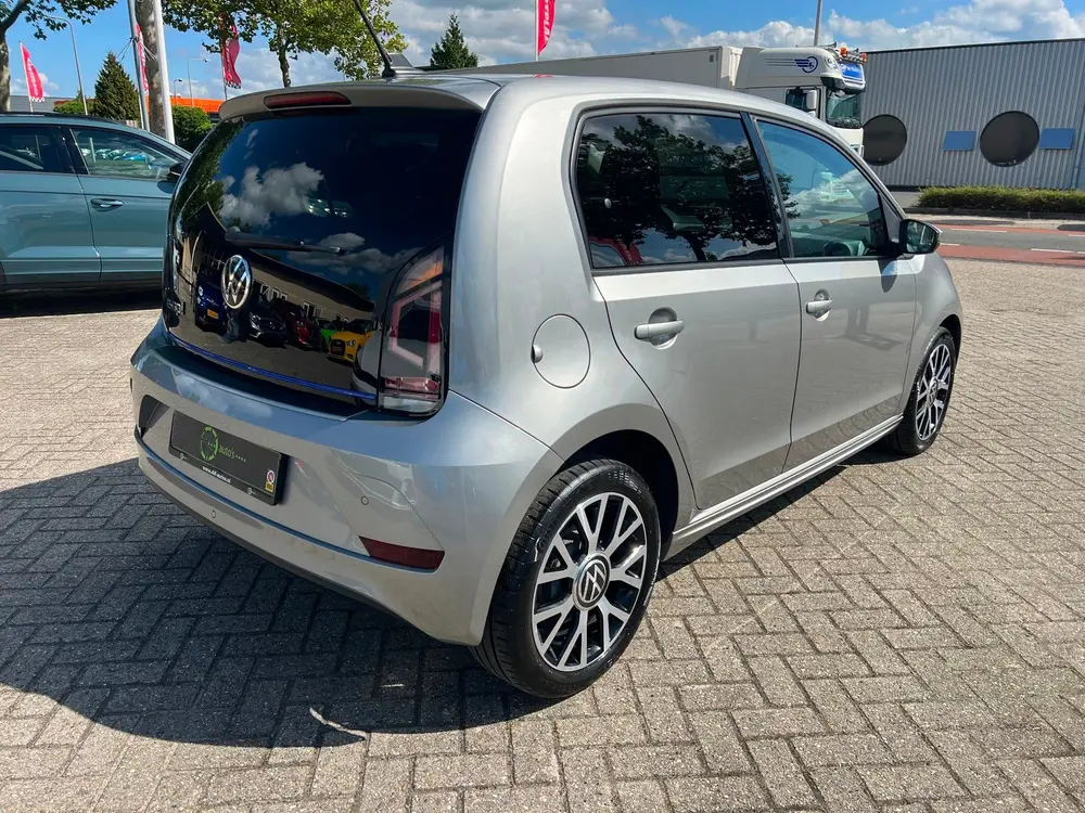 Volkswagen E-Up! Max uit 2022, foto 4