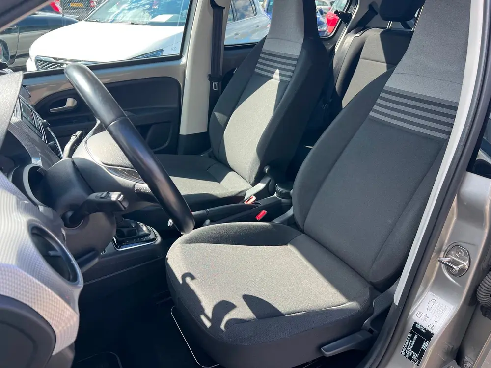 Volkswagen E-Up! Max uit 2022, foto 7