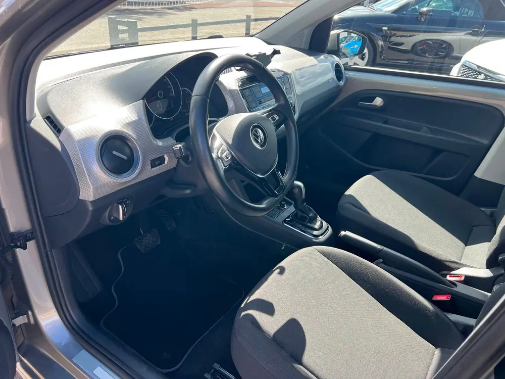 Volkswagen E-Up! Max uit 2022, foto 8