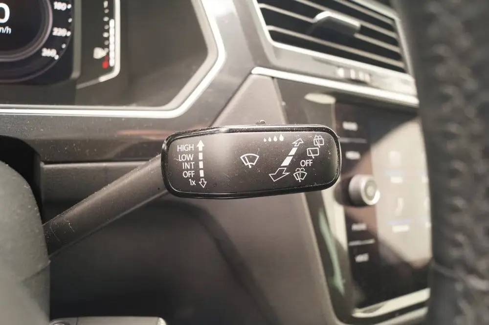 Volkswagen Tiguan 1.5 TSI 150pk DSG R-Line Highline Business uit 2020, foto 19
