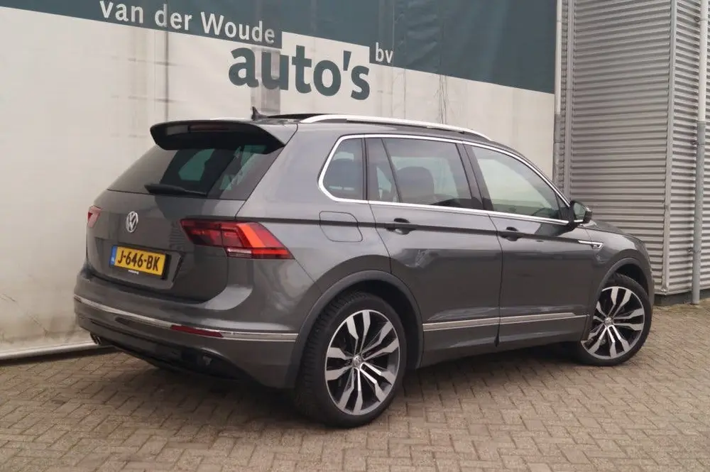 Volkswagen Tiguan 1.5 TSI 150pk DSG R-Line Highline Business uit 2020, foto 5