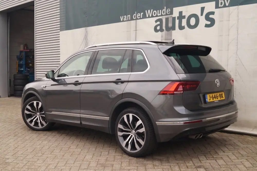 Volkswagen Tiguan 1.5 TSI 150pk DSG R-Line Highline Business uit 2020, foto 6