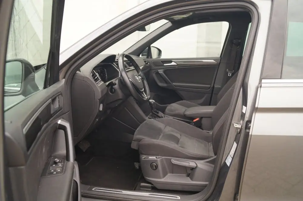 Volkswagen Tiguan 1.5 TSI 150pk DSG R-Line Highline Business uit 2020, foto 7