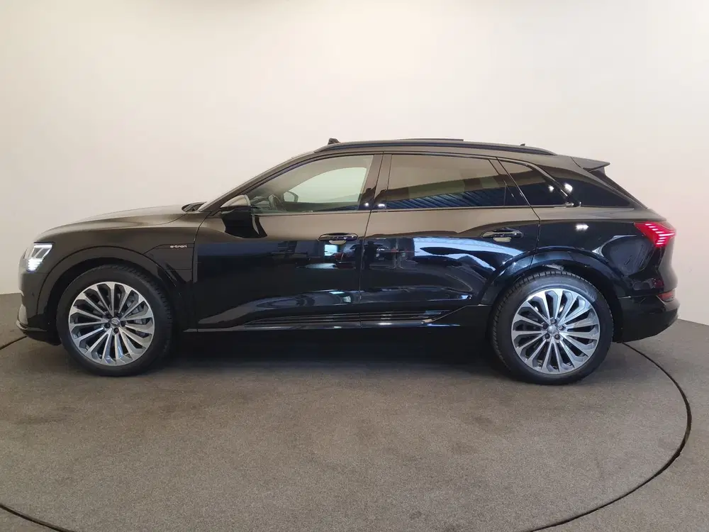 Audi e-tron 55 quattro S-Line 95 kWh Trekhaak uit 2020, foto 2