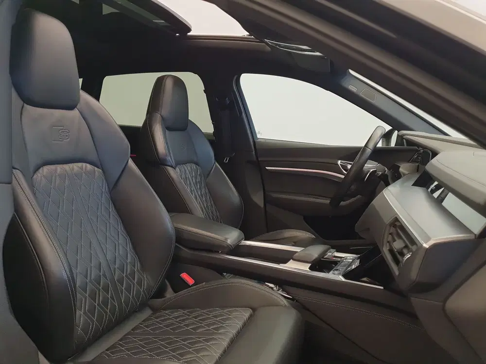 Audi e-tron 55 quattro S-Line 95 kWh Trekhaak uit 2020, foto 4