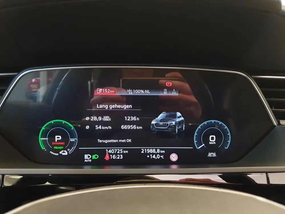 Audi e-tron 55 quattro S-Line 95 kWh Trekhaak uit 2020, foto 9