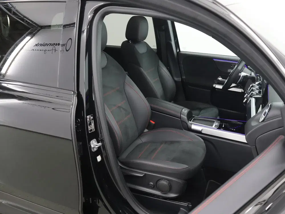 Mercedes-Benz GLB 180 AMG Line uit 2024, foto 10