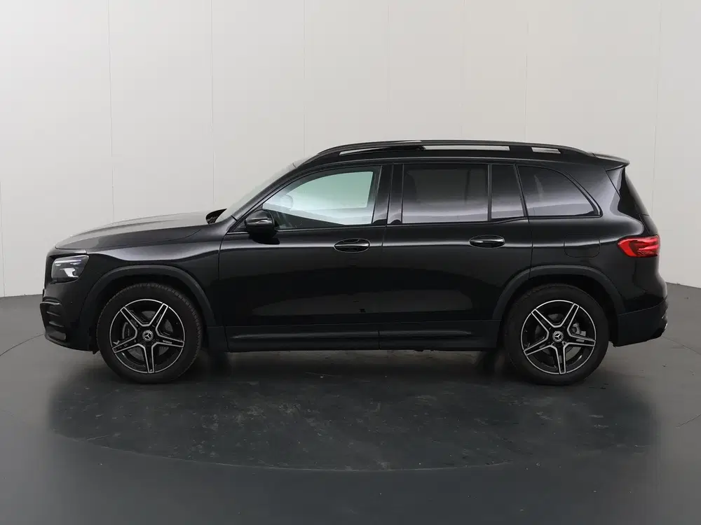 Mercedes-Benz GLB 180 AMG Line uit 2024, foto 5