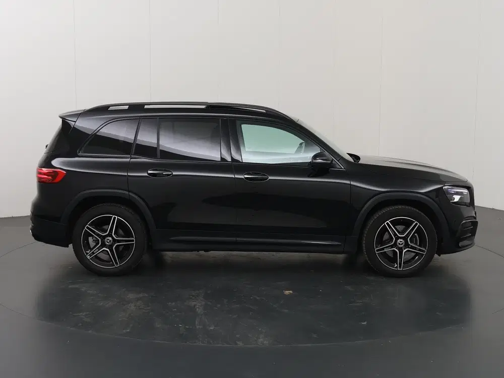 Mercedes-Benz GLB 180 AMG Line uit 2024, foto 6