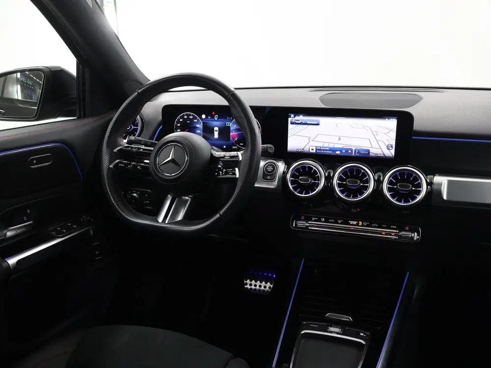 Mercedes-Benz GLB 180 AMG Line uit 2024, foto 9
