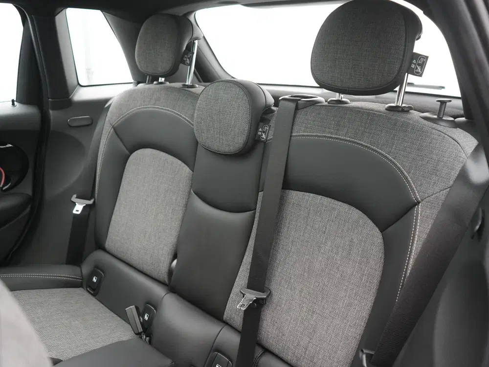 Mini Cooper 1.5 Cooper Camden Plus Edition uit 2022, foto 18