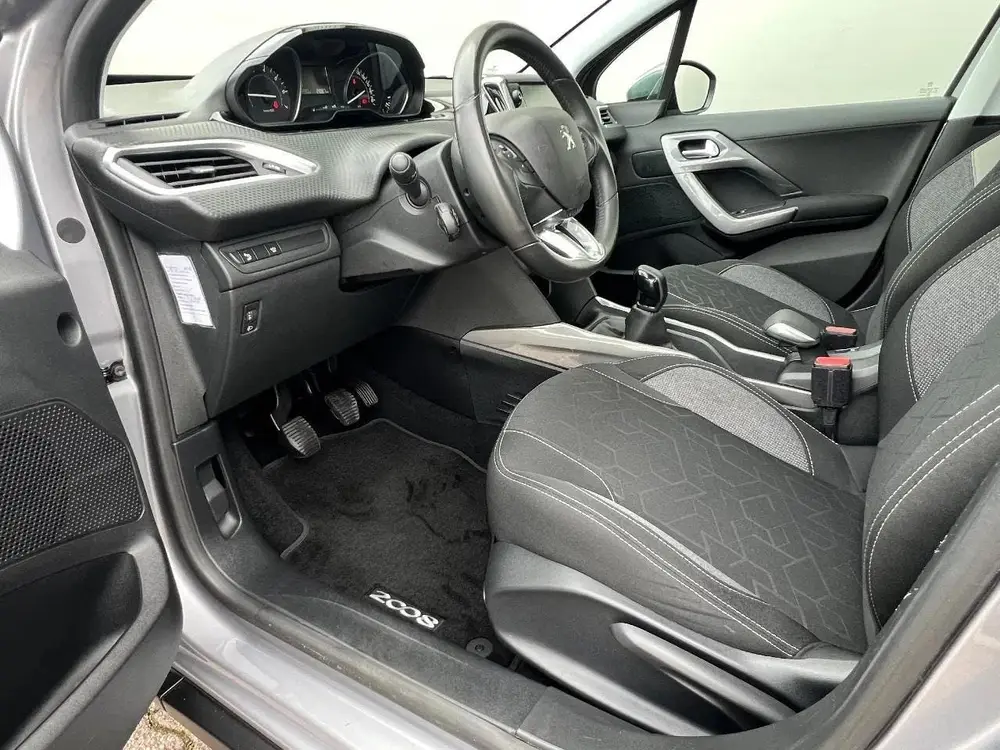 Peugeot 2008 1.2 PureTech | NL auto | Panoramadak | Trekhaak uit 2019, foto 10