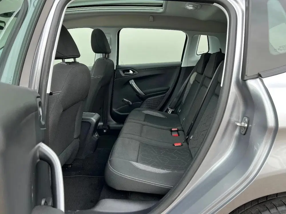 Peugeot 2008 1.2 PureTech | NL auto | Panoramadak | Trekhaak uit 2019, foto 5