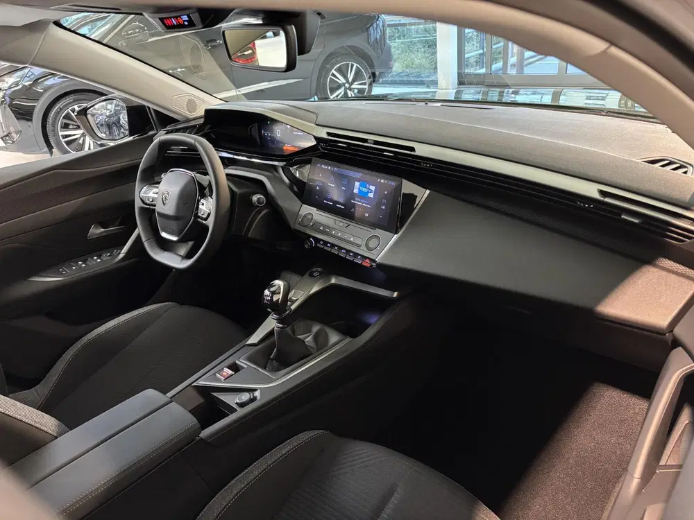 Peugeot 308 1.2 Turbo Active Pack Business Navigatie uit 2025, foto 9