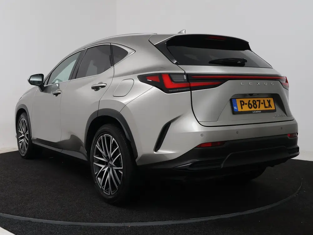 Lexus NX 450h+ AWD Launch Edition uit 2022, foto 19