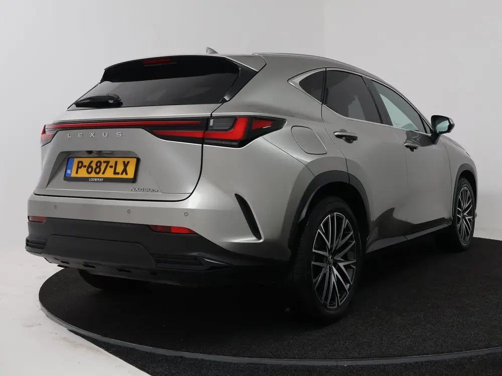 Lexus NX 450h+ AWD Launch Edition uit 2022, foto 2