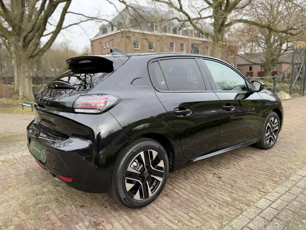 Peugeot 208 1.2 PureTech 100 Allure uit 2025, foto 18