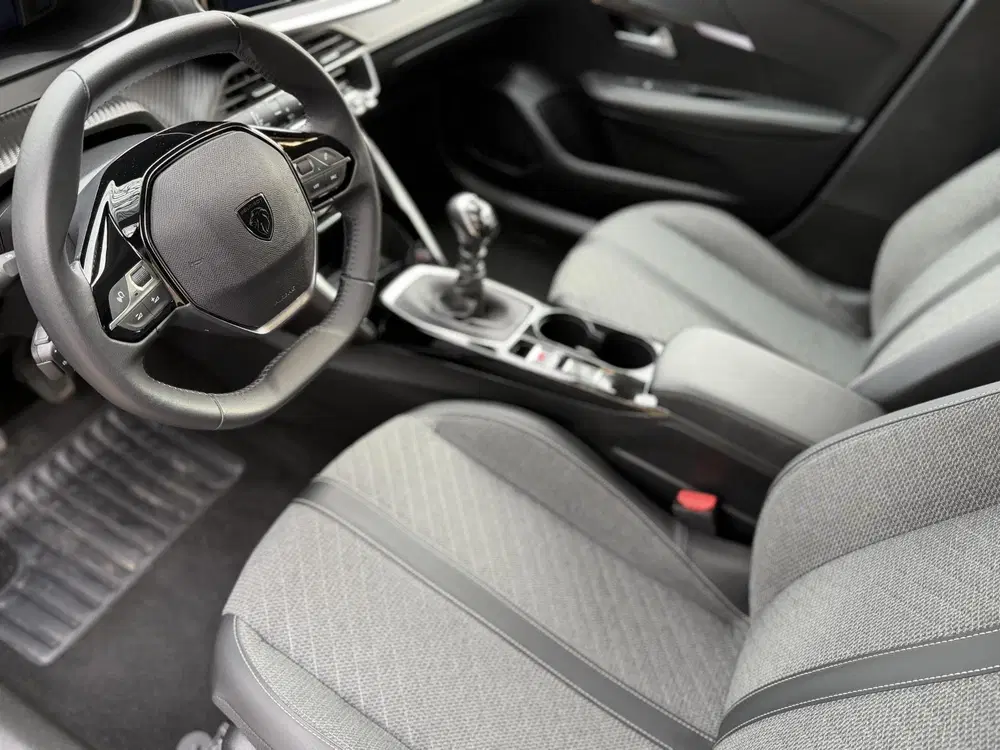 Peugeot 208 1.2 PureTech 100 Allure uit 2025, foto 7