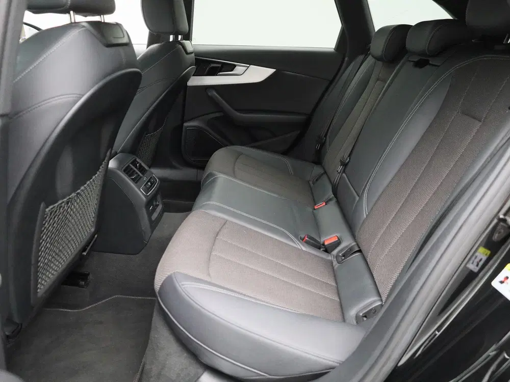 Audi A4 40 TFSI 204pk S edition uit 2022, foto 12