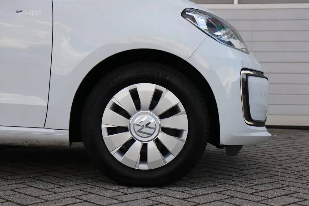 Volkswagen E-up! 82 pk | SoH 94,7 % | Climatronic | Parkeers uit 2020, foto 14