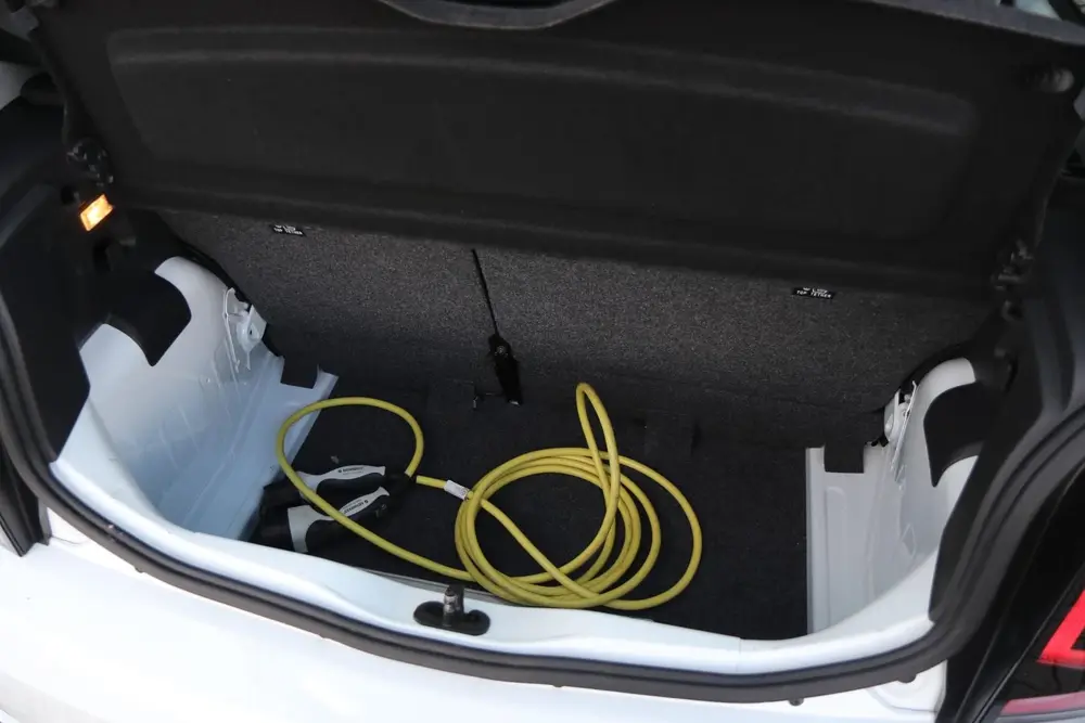 Volkswagen E-up! 82 pk | SoH 94,7 % | Climatronic | Parkeers uit 2020, foto 17