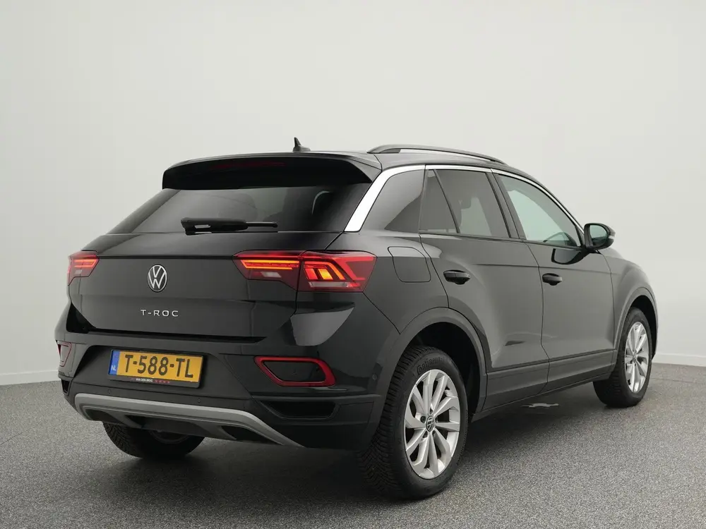 Volkswagen T-Roc Life 1.0 TSI 110pk | Climate Control | Acht uit 2023, foto 2