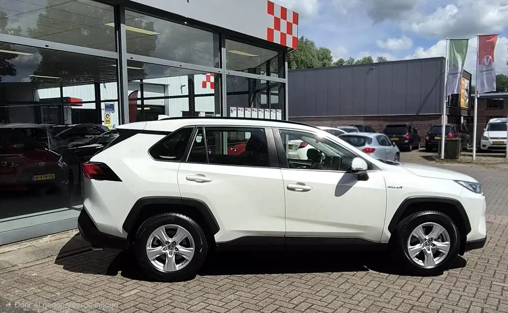 Toyota RAV 4 2.5 Hybrid Style uit 2021, foto 2