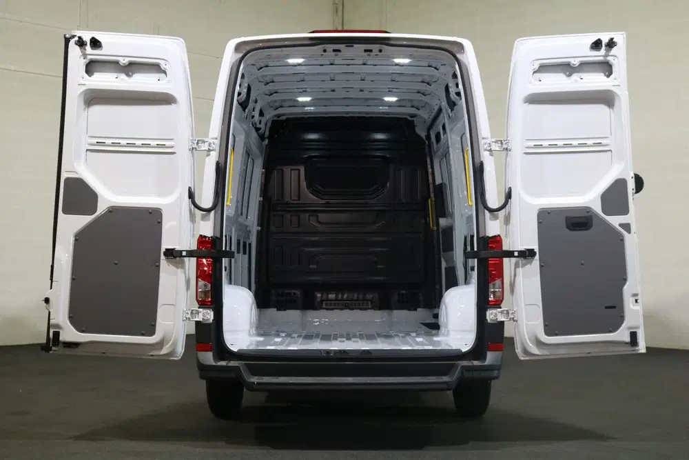 Volkswagen Crafter 2.0 TDI 177pk L3 H3 Automaat Airco Naviga uit 2023, foto 16